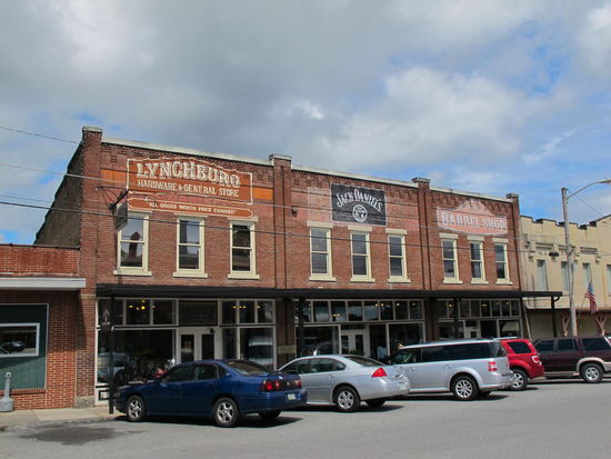 Shops rund um den Dorfplatz
