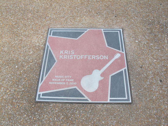 Er kämpft nicht nur als Hinkebein mit Blade gegen Vampire 