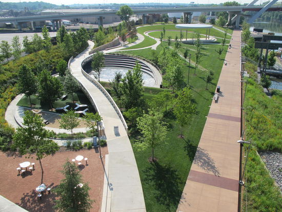 Noch ist die Planschmöglichkeit verwaist