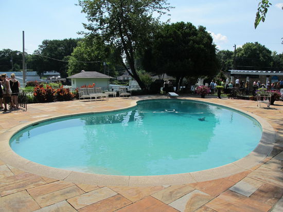 Der verlockende Pool