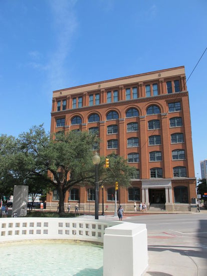 Aus dem Fenster oben rechts kamen die Schüsse