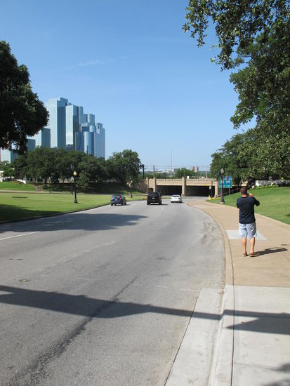Es ging rechts um die Ecke und dann hier die Elm Street runter