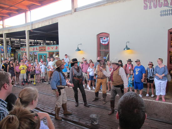 Die 3 Bankräuber links mit dem Marshall