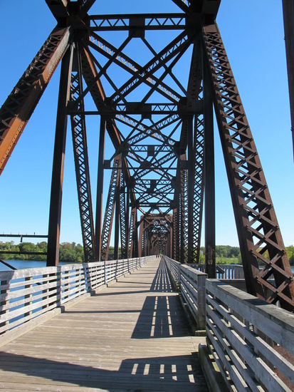 Bill Thorpe Walking Bridge, eine ehemalige Eisenbahnbrücke