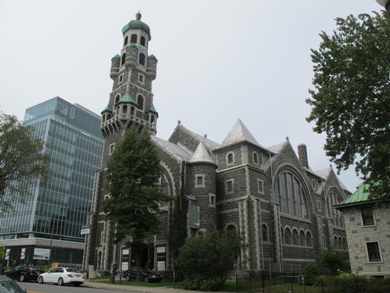 Interessante Kirche (allerdings nur außen)