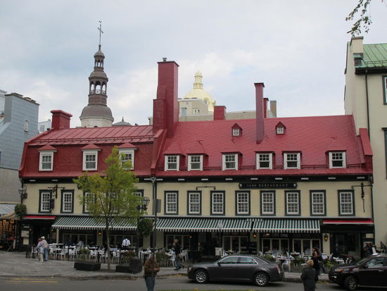 Neben dem kleinen Park am Château Frontenac