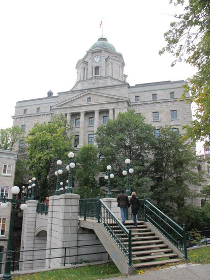 Von der Montmorency Park National Historic Site aus kann man auch die Treppe hoch zur Oberstadt nehmen