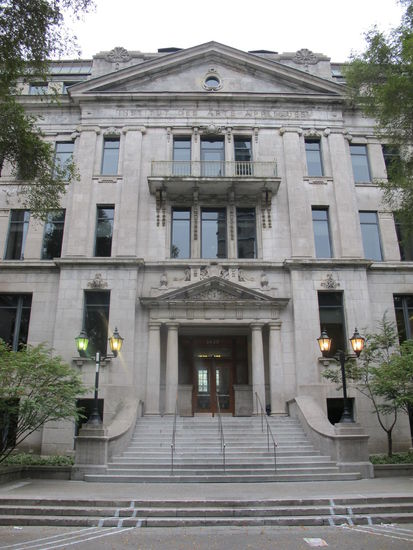 Ein Teil der Universität von Québec in Montréal gegenüber der Église St-Jacques