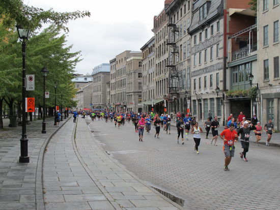 Lauter sportliche Läufer 