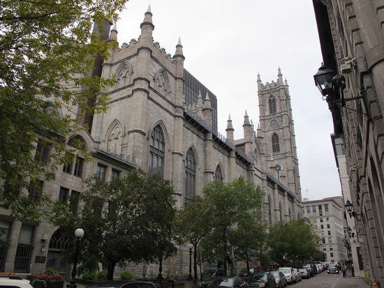 Basilique Notre-Dame de Montréal von der Seite