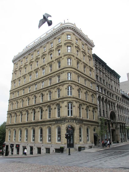 Le Place d'Armes Hotel (mit Vogel  )