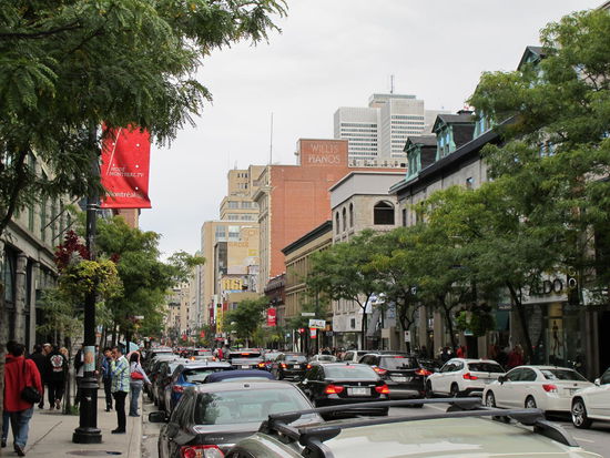 Viel Verkehr auf der Rue Sainte-Catherine