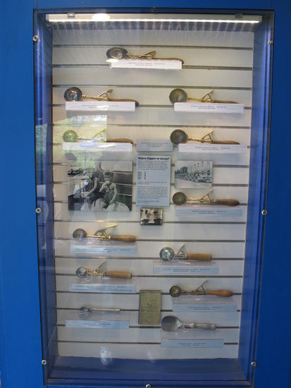 Sammlung von Eisportionierern