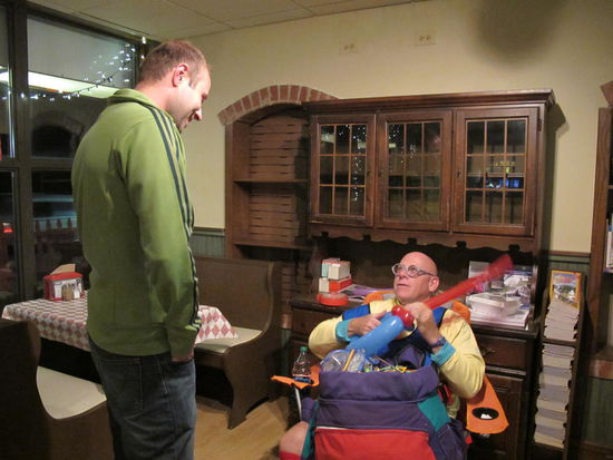 ...zuvor hab ich vom Clown noch ne Luftballongitarre bekommen