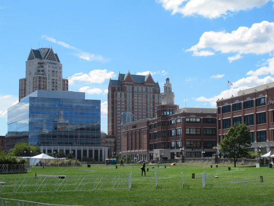 Capital Center mit dem Providence Place im Hintergrund