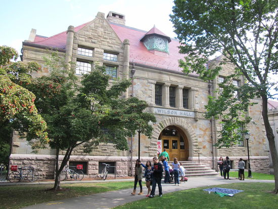 Wilson Hall auf dem Gelände der Brown University