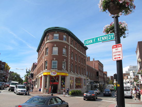 Bei der Ubahnstation Harvard