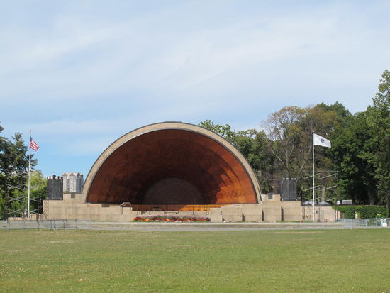 Bühne an der Charles River Esplanade