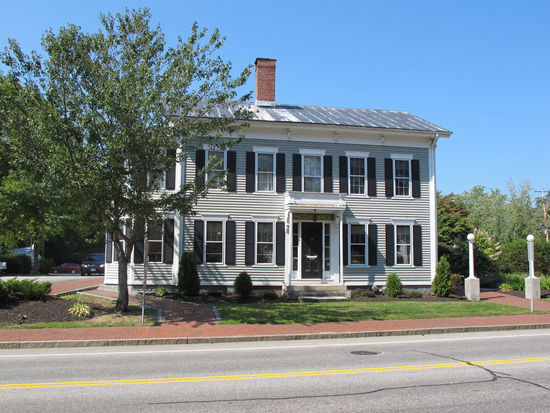 Man kanns net gut lesen, aber des is ein McDonalds an der Main Street in Freeport