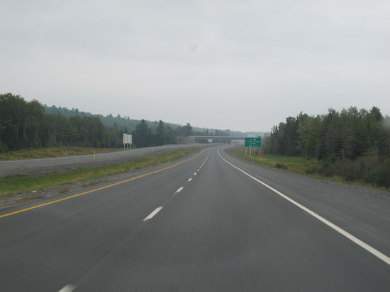 Interstate in Kanada, sehr viel Verkehr 