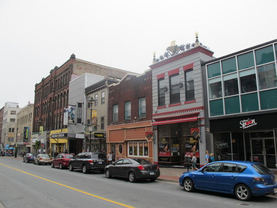 Auf der Barrington Street in Downtown Halifax