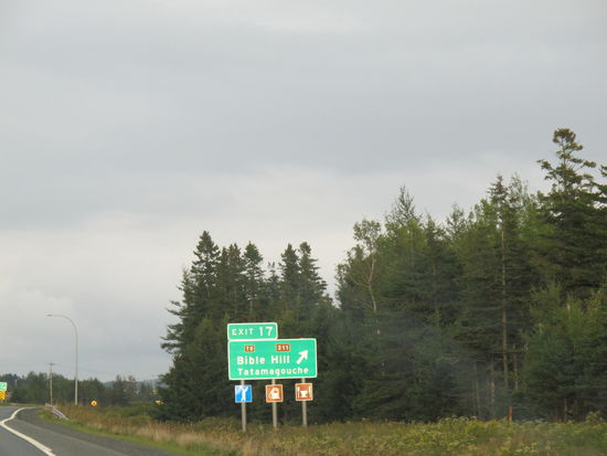 Unterwegs gings mal zum "Bible Hill" oder auch nach Tatamagouche (hat mich an diese komischen, asiatischen, "elektrischen Küken" erinnert)