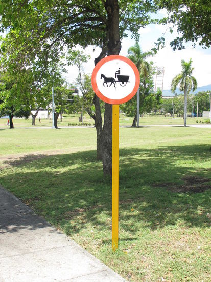 Mal ein ungewöhnliches Straßenschild für eine Stadt