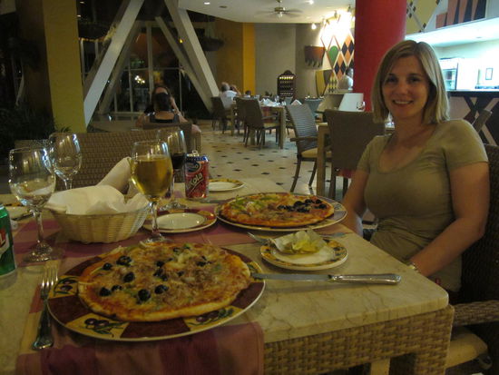 Eine leckere Pizza zum Abendessen