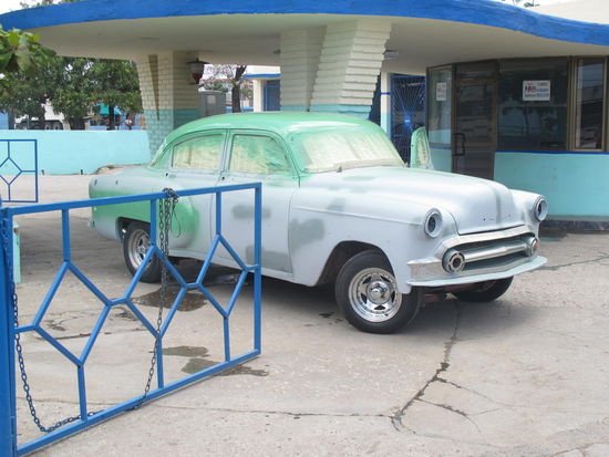 Ein Oldtimer wird lackiert