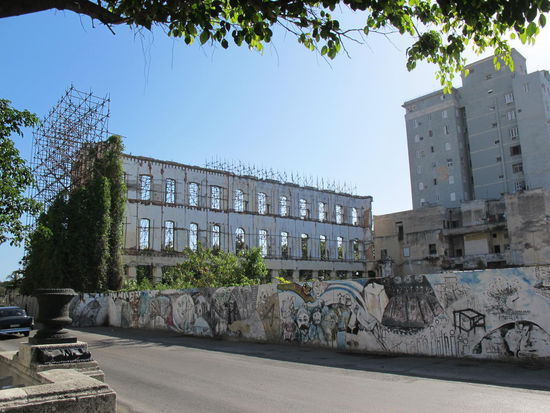 Aber man sieht auch ab und zu solche "Gebäude" am Prado