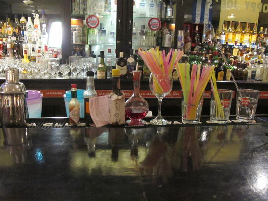 Warten auf den nächsten Cocktail