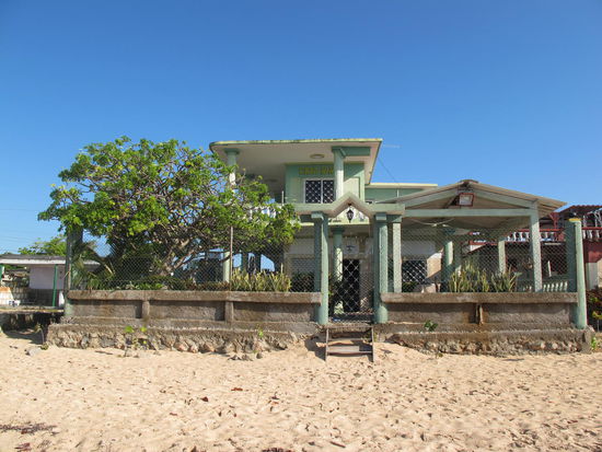 Die Casa Kiki vom Strand aus