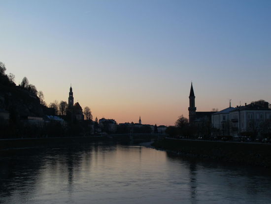 Die Sonne geht unter über Salzburg...