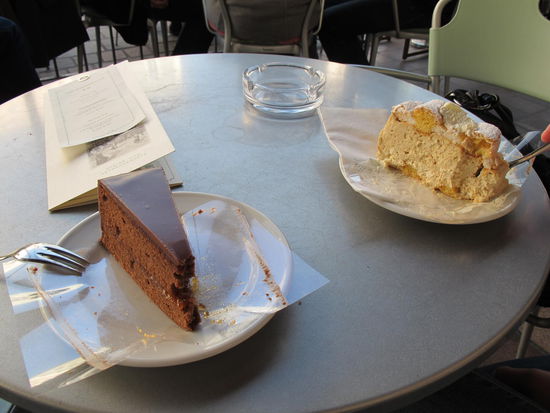 Leckere Pause im Cafe Tomaselli
