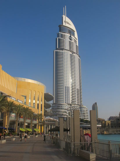 Das Address Hotel (welches an Silvester 2015, als ich grad den Bericht schrieb, starkt brannte)