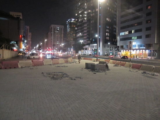 Man läuft einfach durch die Baustelle