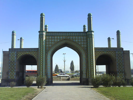 Stadttor am Busbahnhof
