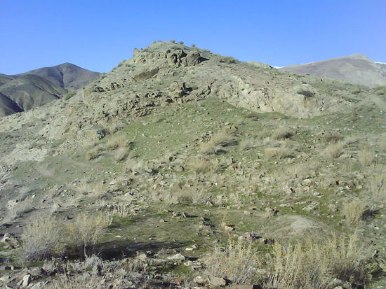 Der Hauptgipfel von einer Stelle kurz ueber dem erhaltenen Teil aus fotografiert.
