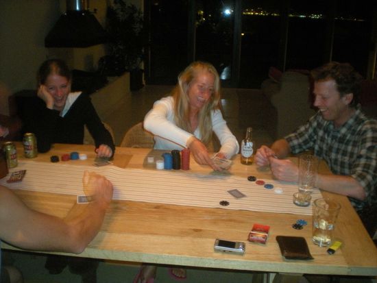 Das Foro ist etwas unscharf, aber ich wollte, daß Ihr seht, wie viele Steinchen vor mir stehen- und wie wenig vor den anderen!!!! 