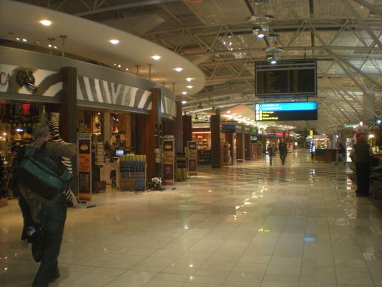 supermoderner Flughafen in Kapstadt, schön,ne?