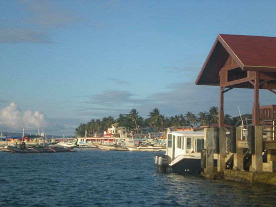 Am Jettyport in Caticlan