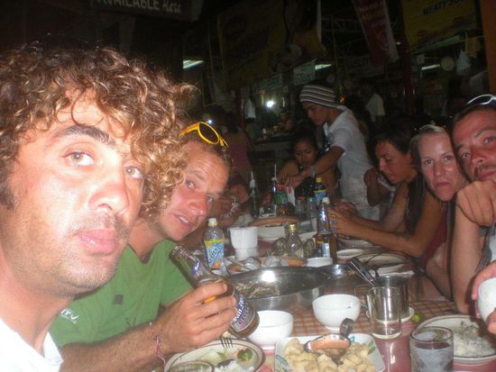 Fisch und Meeresfrüchte essen am "Talipapa"-Markt