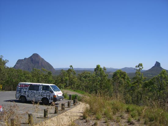 Glashouse Mountains... Ging ganz schoen hoch armer Wicked..
