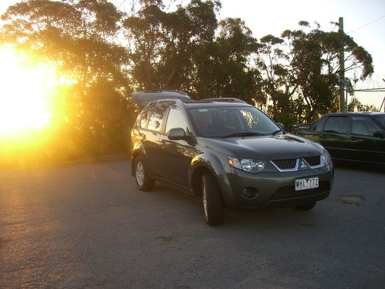 Na das ist doch mal ein schicker Leihwagen! Oder? Aber fuer uns zwei war das Schmuckstueck leider zu klein...