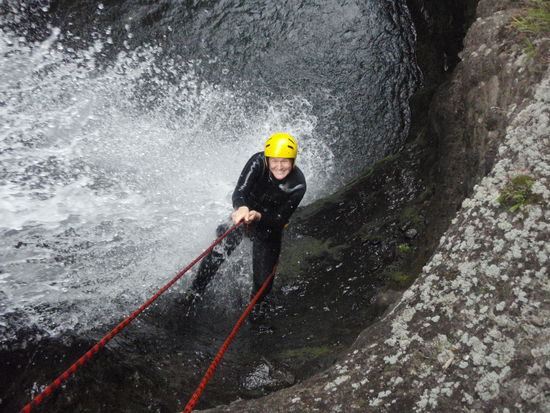 Abseiling... Boah wenn ich die Bilder so sehe will ich wieder zurueck.. Die Tour ist echt super.. Eins mit Sternchen  Will nochmal.. (www.canyonz.co.nz)