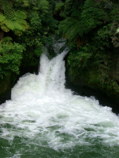 Reisender Fluss... Wild water Rafting..