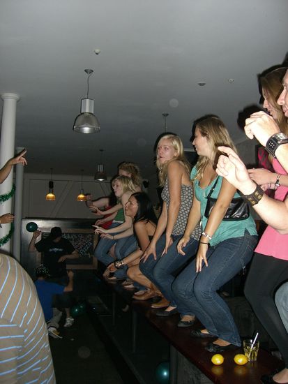 Nach langem Sightseen, haben wir dann glatt mal die Theke in unserem Hotel gestuermt...