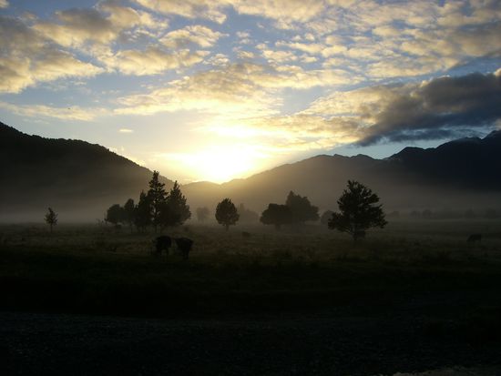 Bei diesem Sonnenaufgang lohnt sich das fruehe Aufstehen.