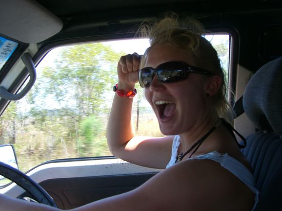 Spass auf dem Weg zur Koorana Croc Farm.. Und das morgens um 07.30 Uhr..