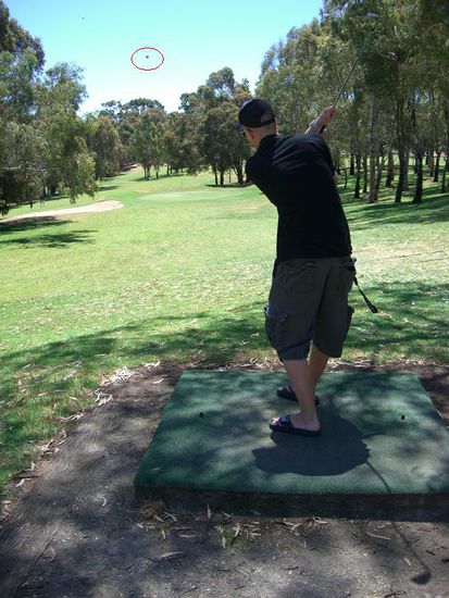 Profigolfer (gugscht du roter Kreis)